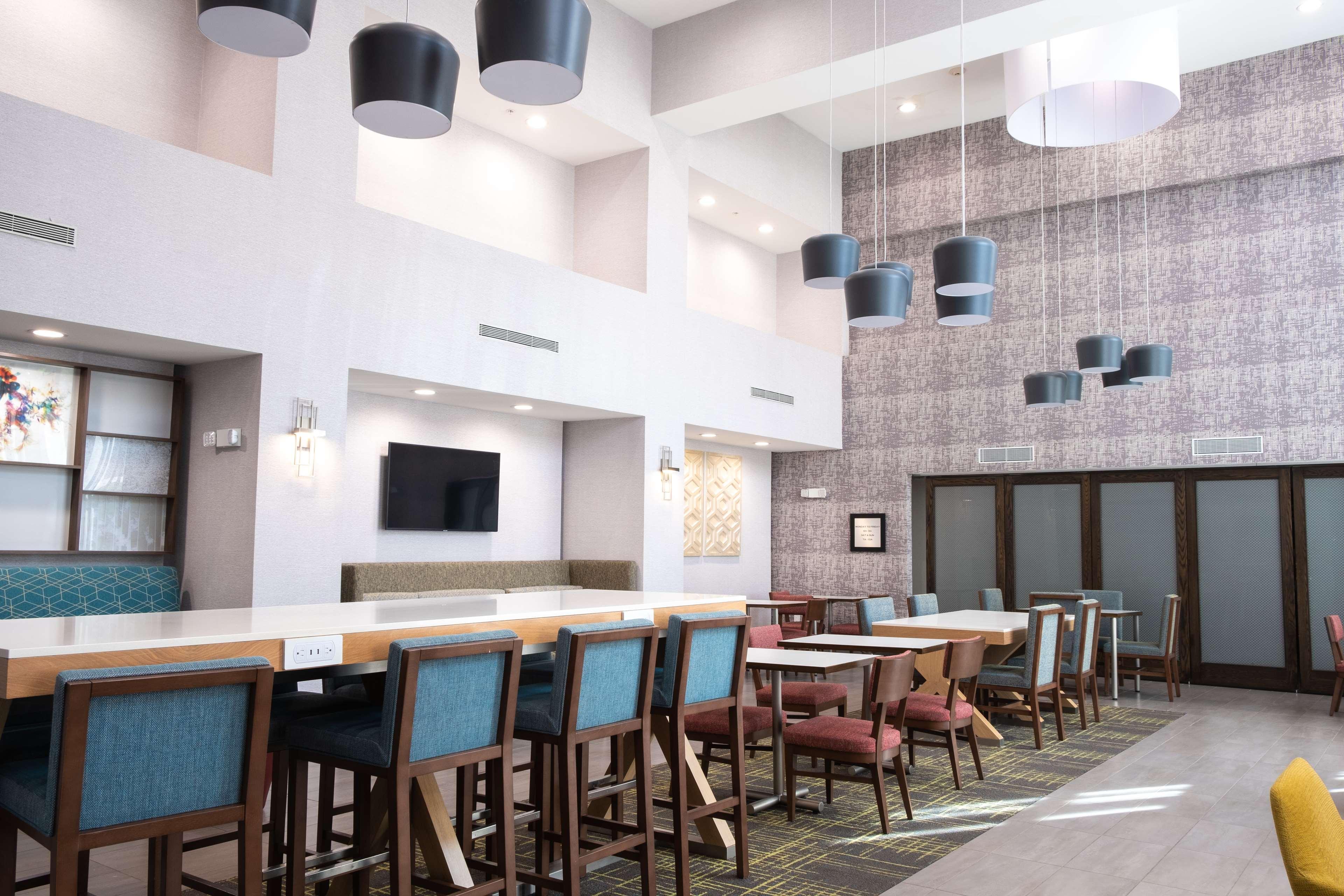Hampton Inn And Suites Dallas/Lewisville-Vista Ridge Mall Exterior photo