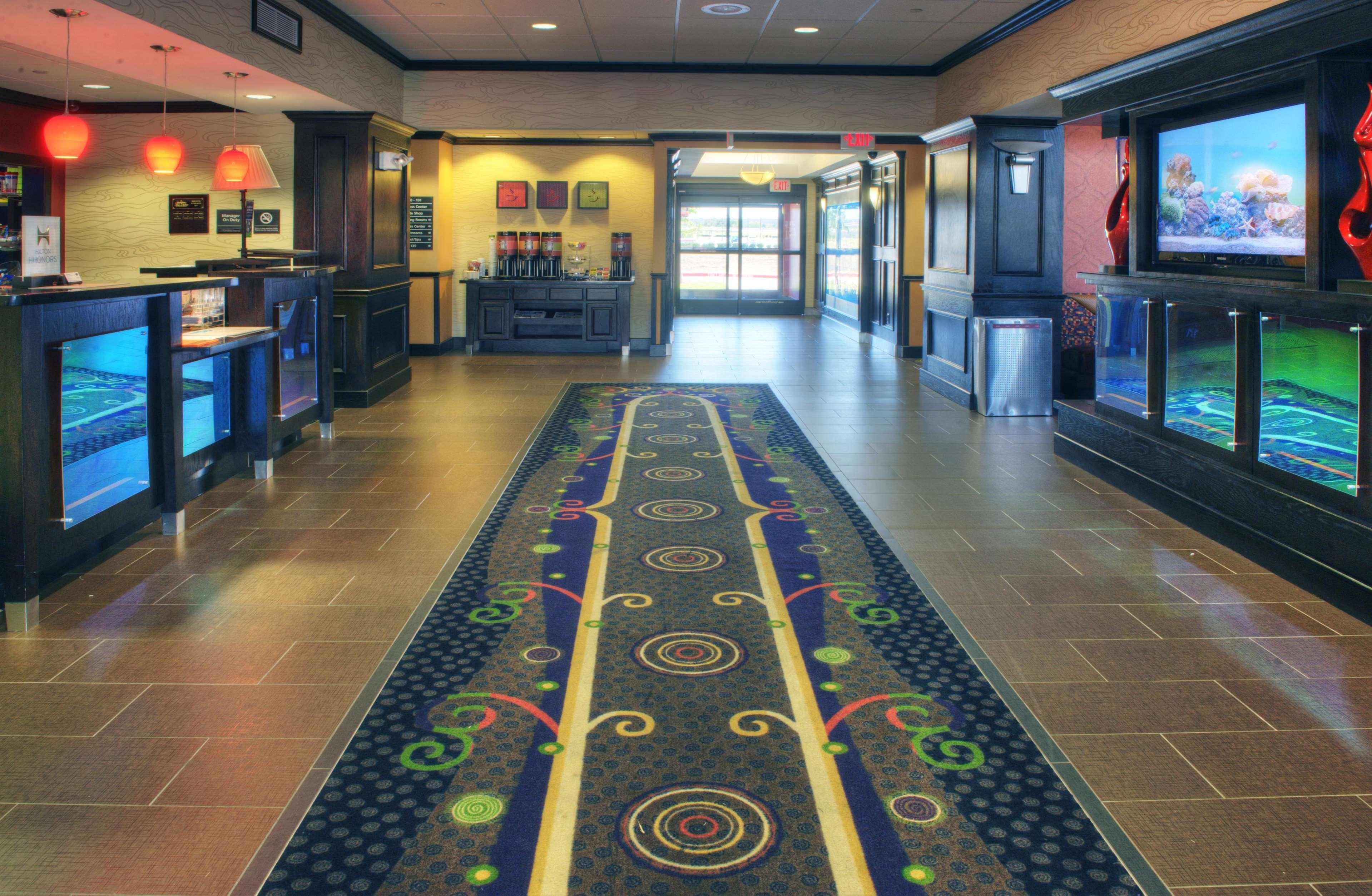 Hampton Inn And Suites Dallas/Lewisville-Vista Ridge Mall Exterior photo