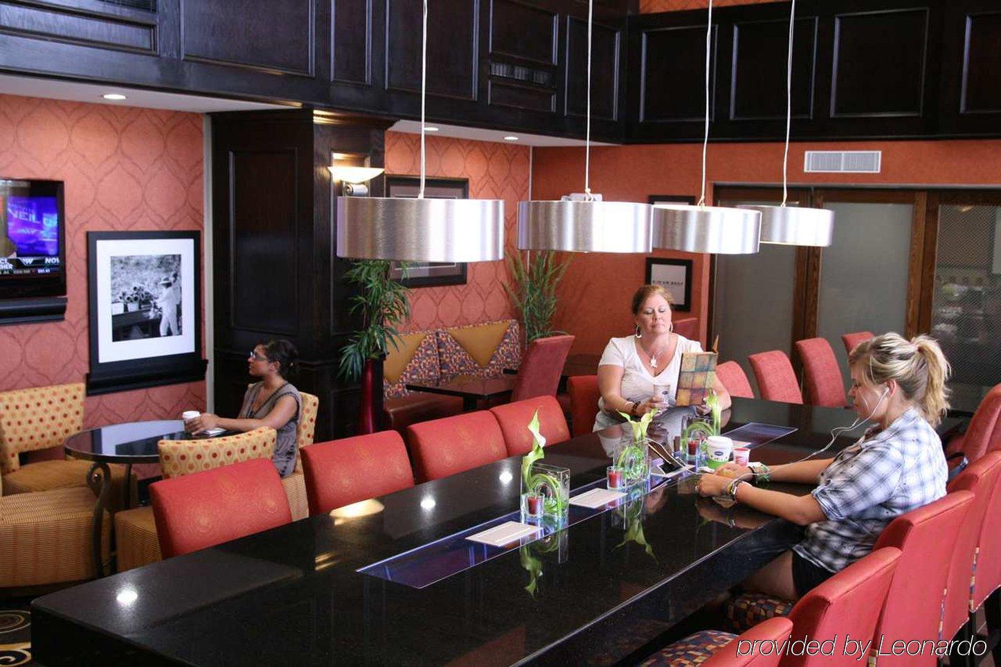 Hampton Inn And Suites Dallas/Lewisville-Vista Ridge Mall Restaurant photo