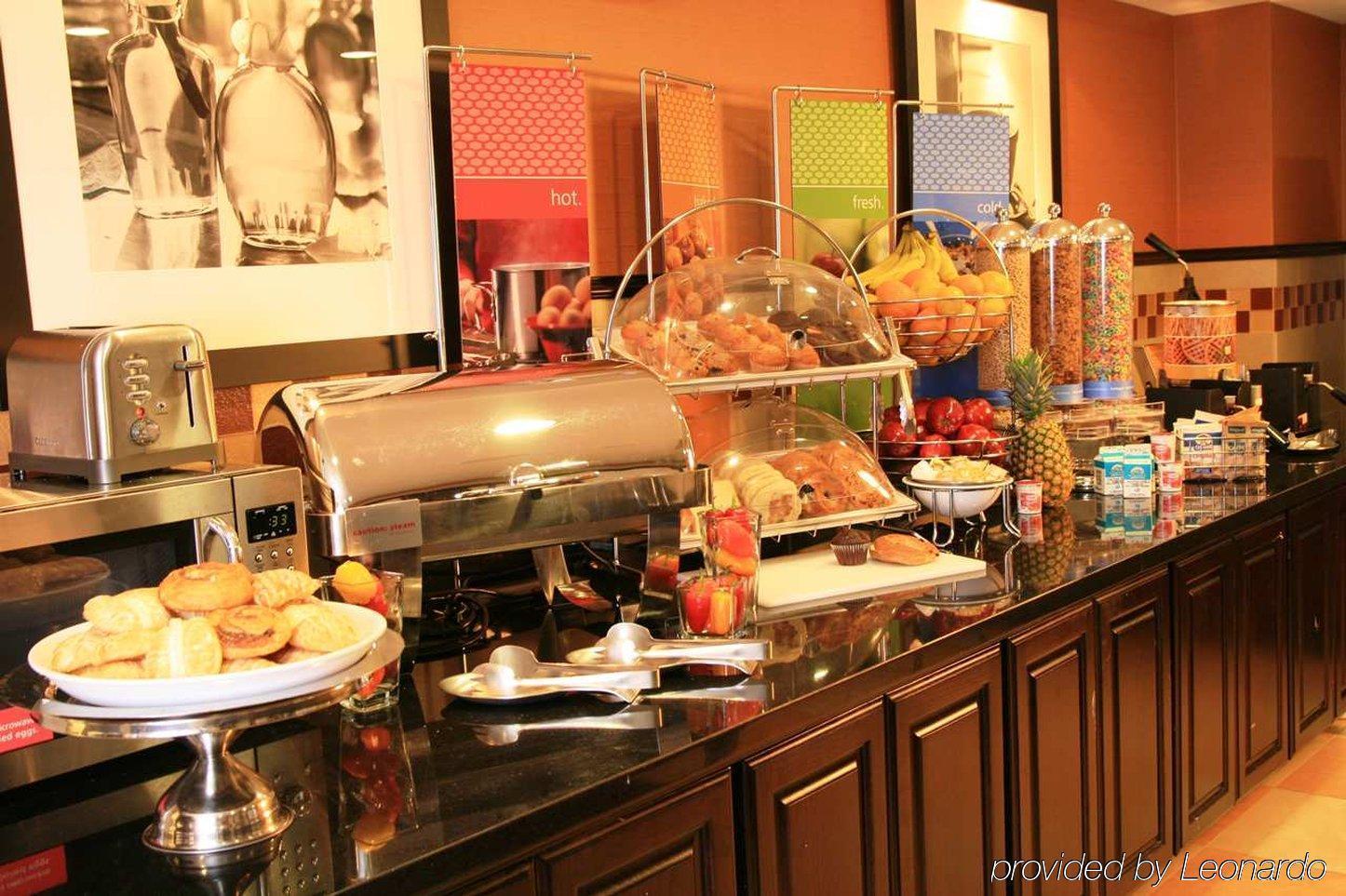 Hampton Inn And Suites Dallas/Lewisville-Vista Ridge Mall Restaurant photo